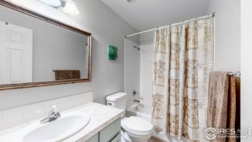 802 Glenloch Dr, Fort Collins CO  80524-6407 exterior