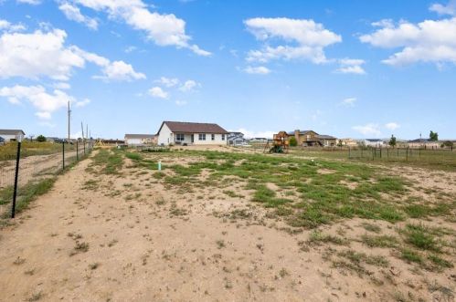 1392 Moonbeam Dr, Pueblo CO  81007-1248 exterior