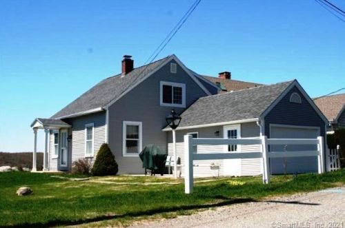 4 Arcadia Rd, Niantic CT  06357-2102 exterior