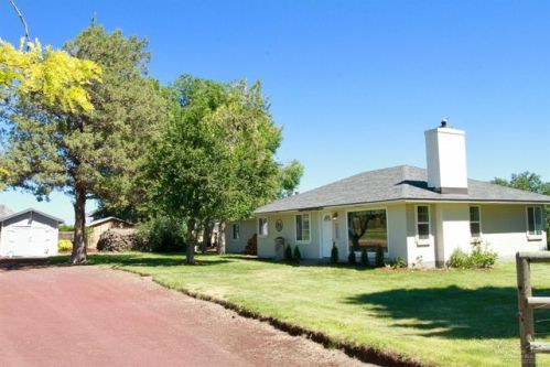 10466 27th St, Terrebonne, OR 97760-9763