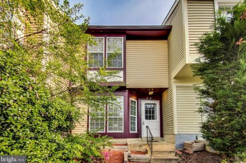 18032 Olde Port Ln, Triangle, VA 22172-1026