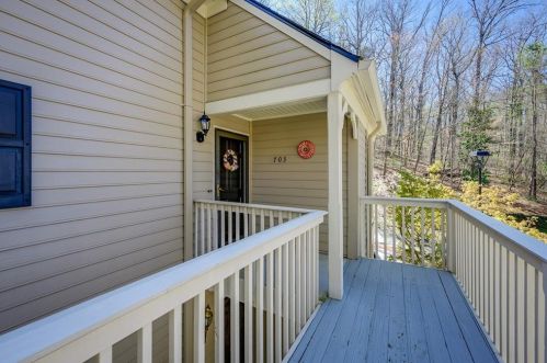 703 Bainbridge Dr, Atlanta GA  30327-4267 exterior