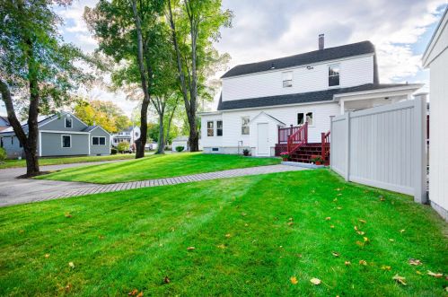 16 Nutt St, Nashua, NH 03060-5110