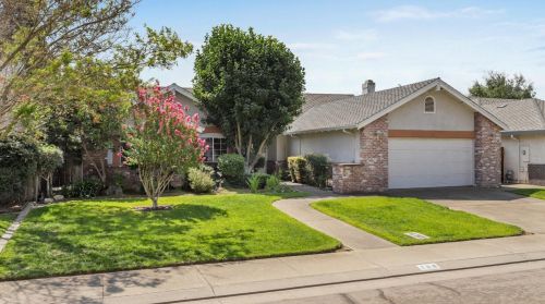 128 Mokelumne River Dr, Lodi, CA 95240-7614