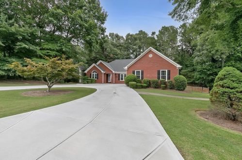 1189 Larson Ln, Marietta, GA 30064-3985