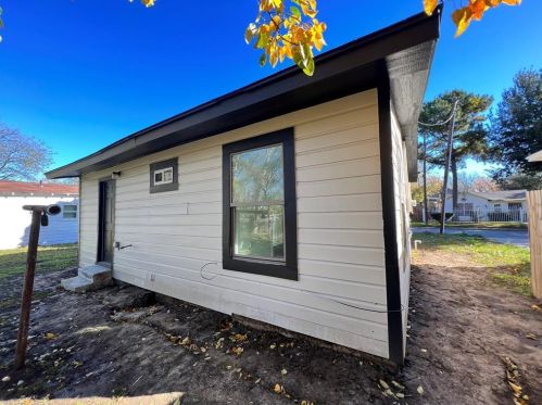 2518 Birdell St, Fort Worth TX  76105-2914 exterior