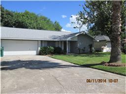 1864 Aspen Ln, Taylor Lake Village TX  77586-2914 exterior