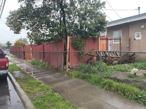 1098 8th St, San Bernardino, CA 92411-2859