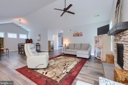 412 Constitution Dr, Ephrata PA  17522 exterior