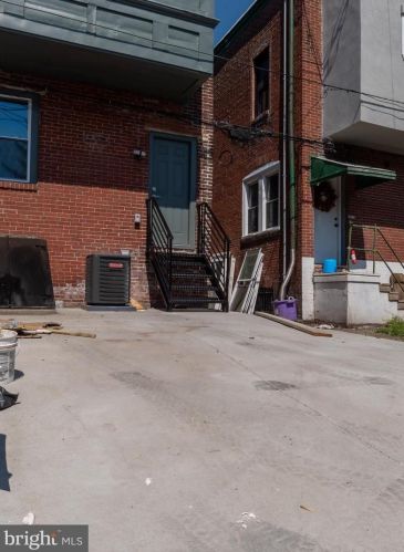 4431 9th St, Philadelphia PA  19140-2227 exterior