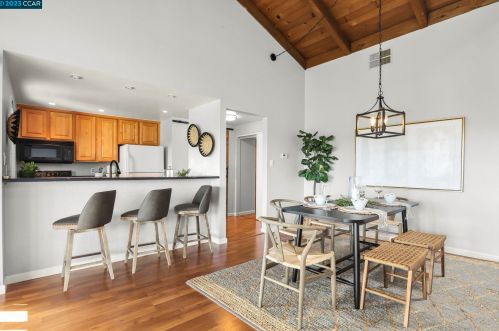 445 Ridgeview Dr, Concord CA  94523-1027 exterior