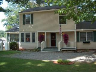 6 Birch St, Kingston, NH 03848-3302