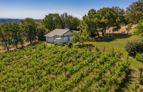 10220 Moran Dr, Auburn, CA 95603-9483