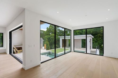 2931 Lookout Pl, Atlanta GA  30305-3217 exterior