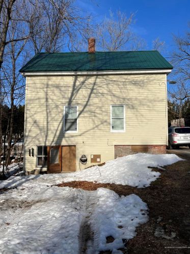 20 Green St, Livermore Falls, ME 04254-1522