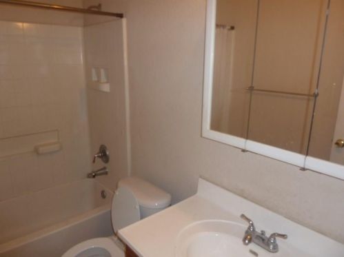 1409 Robert St, Fort Worth TX  76110-2560 exterior