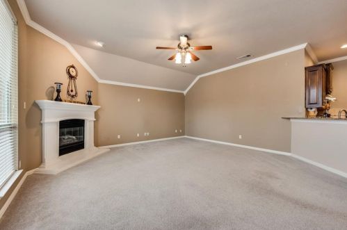 7016 San Fernando Dr, Fort Worth TX  76131-2848 exterior