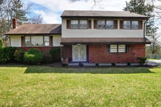3 Crescent Dr, Parsippany, NJ 07054-1604