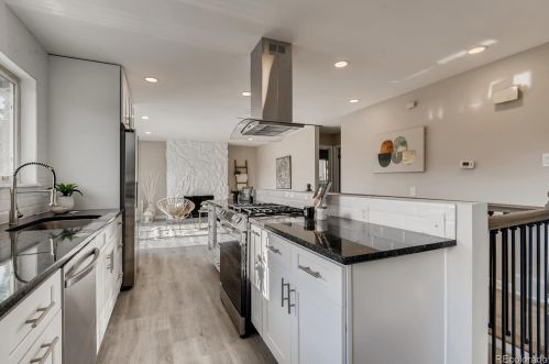 7387 Spruce St, Englewood CO  80112-1751 exterior