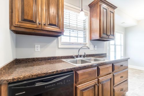402 Tug Ct, Warner Robins GA  31088-2134 exterior