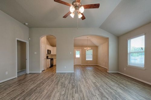 1734 Cindy Ln, Conroe TX  77304-3158 exterior