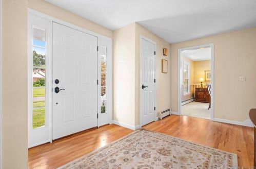 10 Wedgewood Ln, Wapping, CT 06074-1579