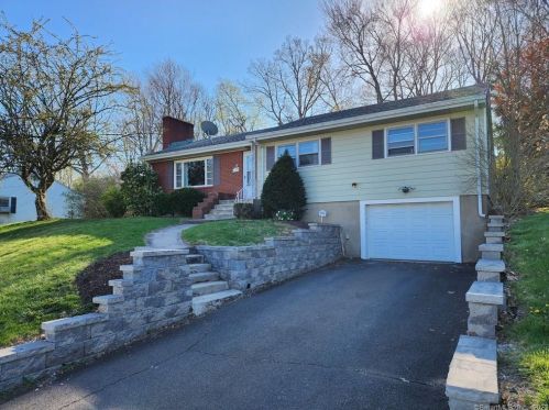 59 Heather Ln, Kensington, CT 06037-2049