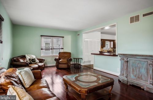 16 Tanner St, Tavistock NJ  08033-2404 exterior