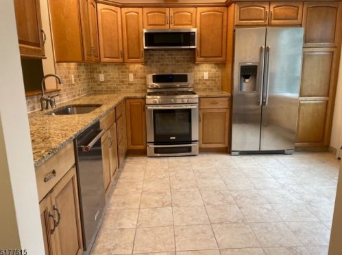 4 Westminster Dr, Dover NJ  07869-3716 exterior