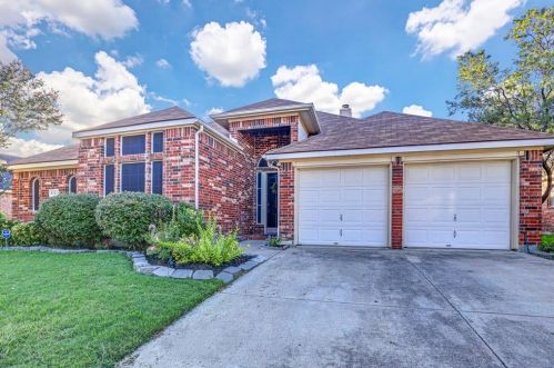 5121 Shell Creek Dr, Fort Worth, TX 76137-3952