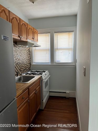 401 3rd Ave, Tinton Falls NJ  07712-6019 exterior