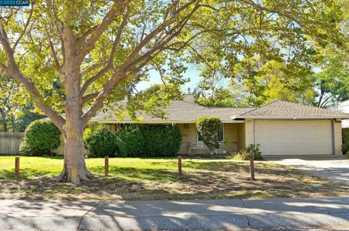 413 Gladys Dr, Concord, CA 94523-2705