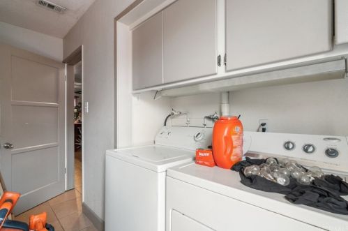 3564 Valley Way, Riverside CA  92509-1450 exterior