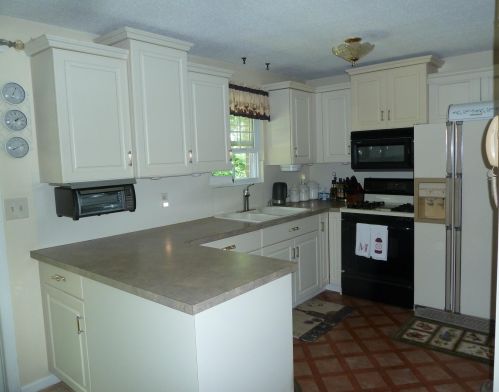 61 Fieldstone Dr, Londonderry, NH 03053-2705