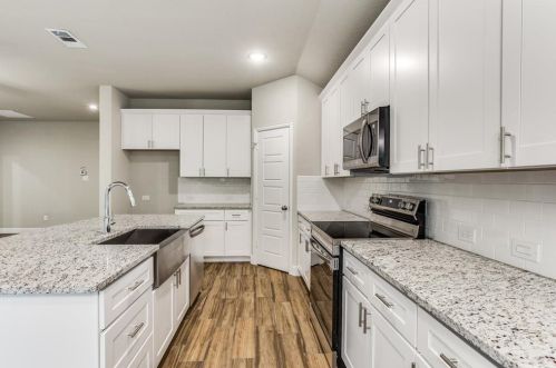 1308 Lagonda Ave, Fort Worth TX  76164-8614 exterior