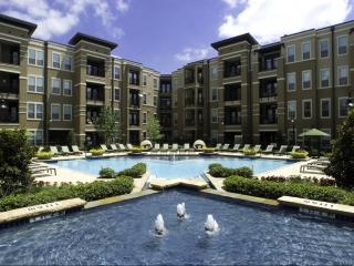 520 Samuels Ave, Fort Worth TX  76102-2399 exterior