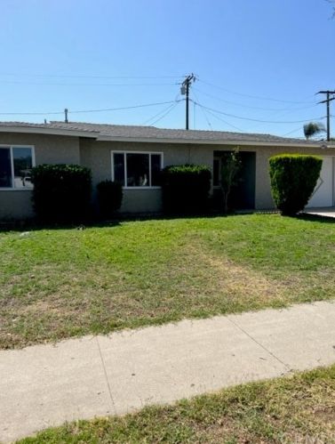 2010 Pacific Ave, Santa Ana, CA 92704-4814