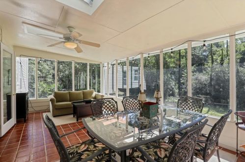 535 Bridgewater Dr, Atlanta GA  30328-2814 exterior