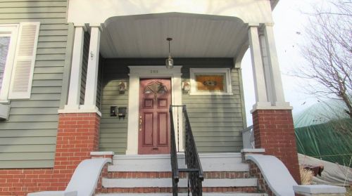 283 Mount Pleasant Ave, Providence, RI 02908-3812