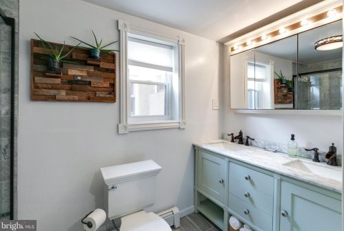 1318 Jackson St, Philadelphia PA  19148-2931 exterior