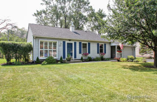 3347 Fairlawn Dr, Glenview, IL 60025-4517