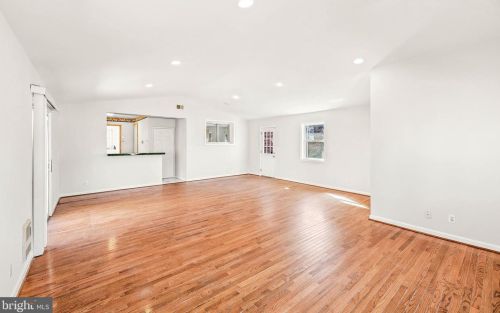 2711 Henderson Ave, Silver Spring MD 20902-1919 exterior