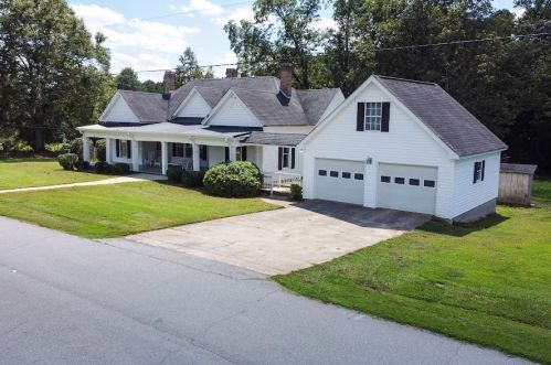 561 Brock Rd, Carrollton, GA 30117-6585