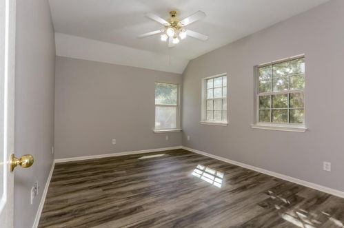 2207 Stoneycreek Park Ct, Conroe TX  77385 exterior