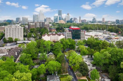 2965 Hardman Ct, Atlanta GA  30305-3424 exterior