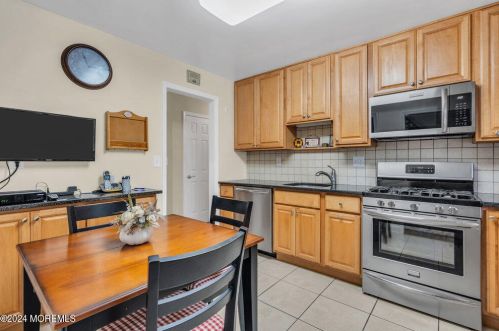 20 Pne Needle St, Wall Township NJ  07731-2647 exterior