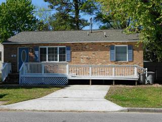 116 Kelly Ave, Hampton, VA 23663-1651