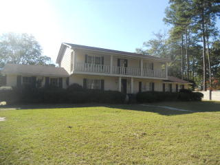 1210 King Edward Dr, Dublin, GA 31021-5534