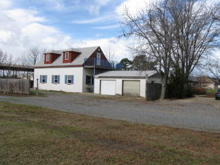 38 Old Barn Ln, Lottsburg, VA 22511-2209