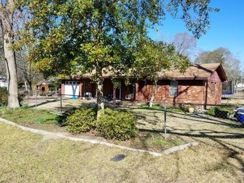 45 Railroad St, Alapaha, GA 31622-4857